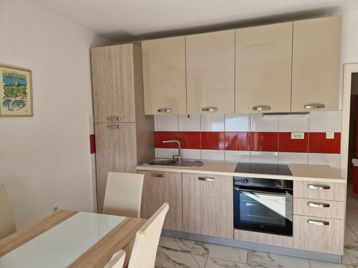 Apartment Elena Драмаль Екстер'єр фото